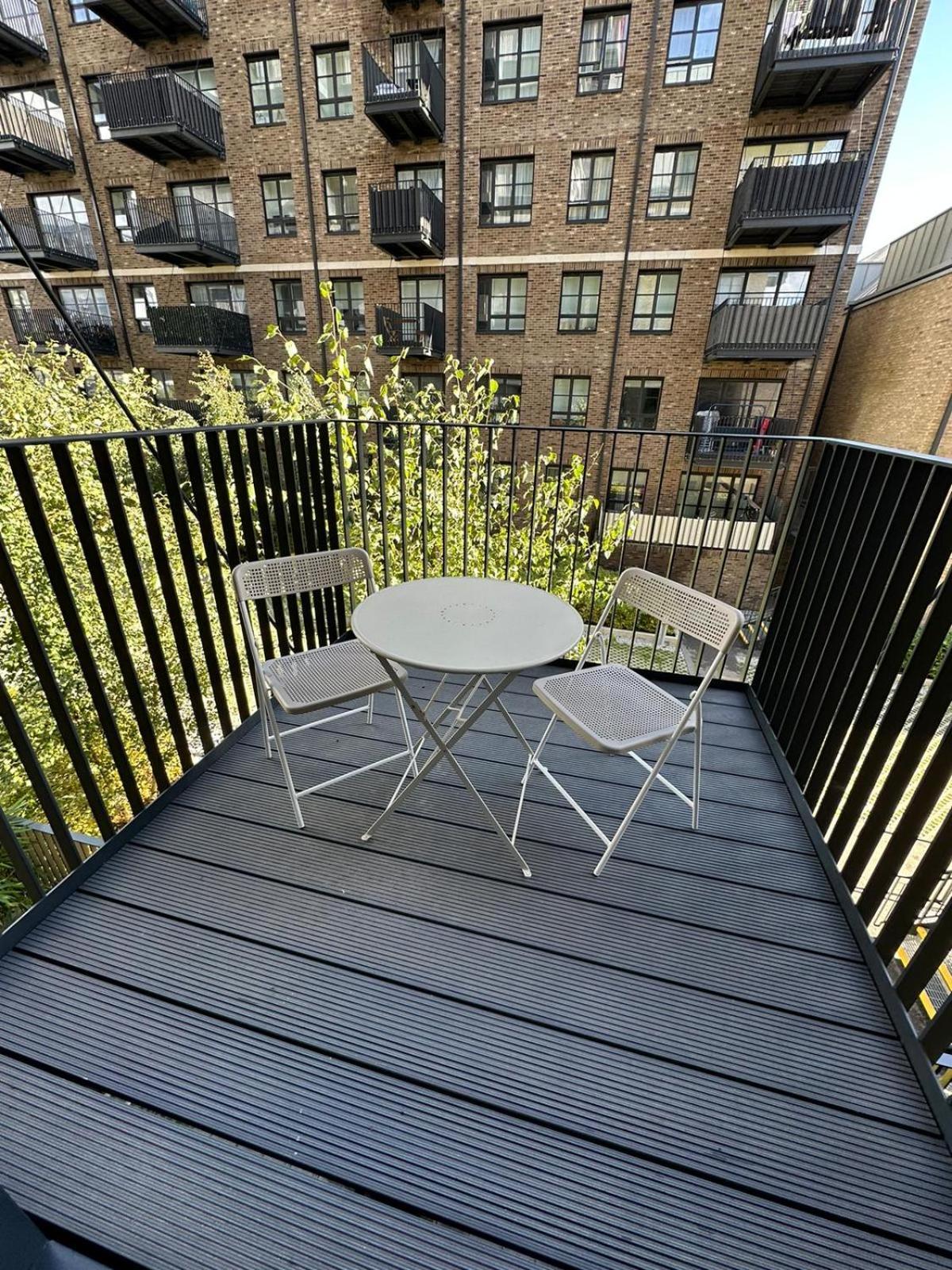 Luxury Apartment-Business-Relocation-Canary Wharf London Exterior photo